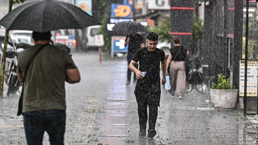 Meteoroloji saat verip 13 ili uyardı! Gök gürleyecek, sağanak vuracak - Resim: 13